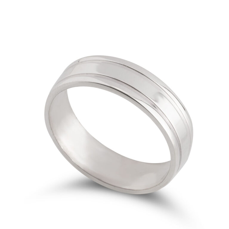 Engraved Ring With Lines